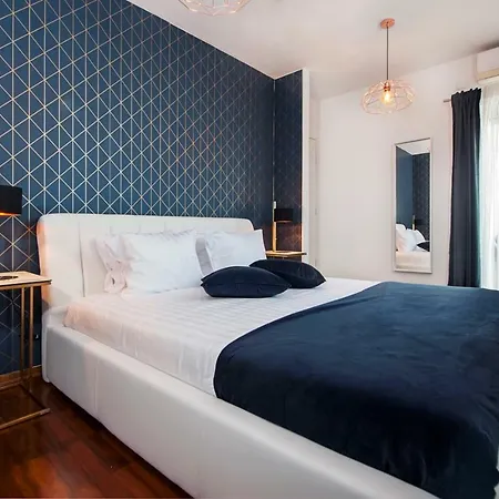 Design With Private Garage Appartement