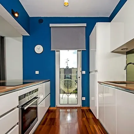 Appartement Design With Private Garage *